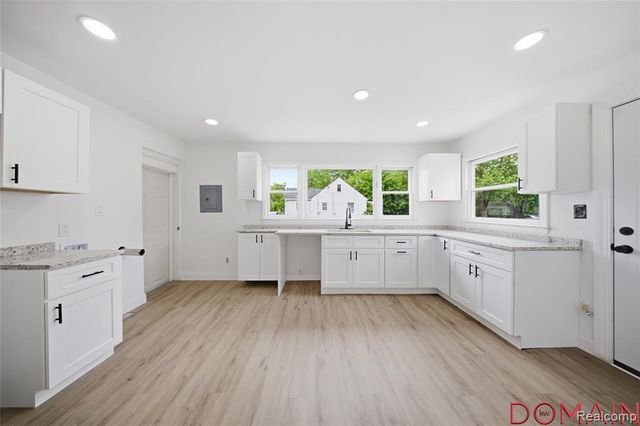 7285 Prospect Avenue, Warren, MI 48091