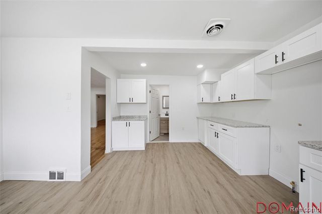 7285 Prospect Avenue, Warren, MI 48091