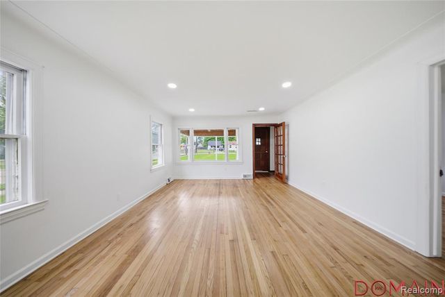 7285 Prospect Avenue, Warren, MI 48091