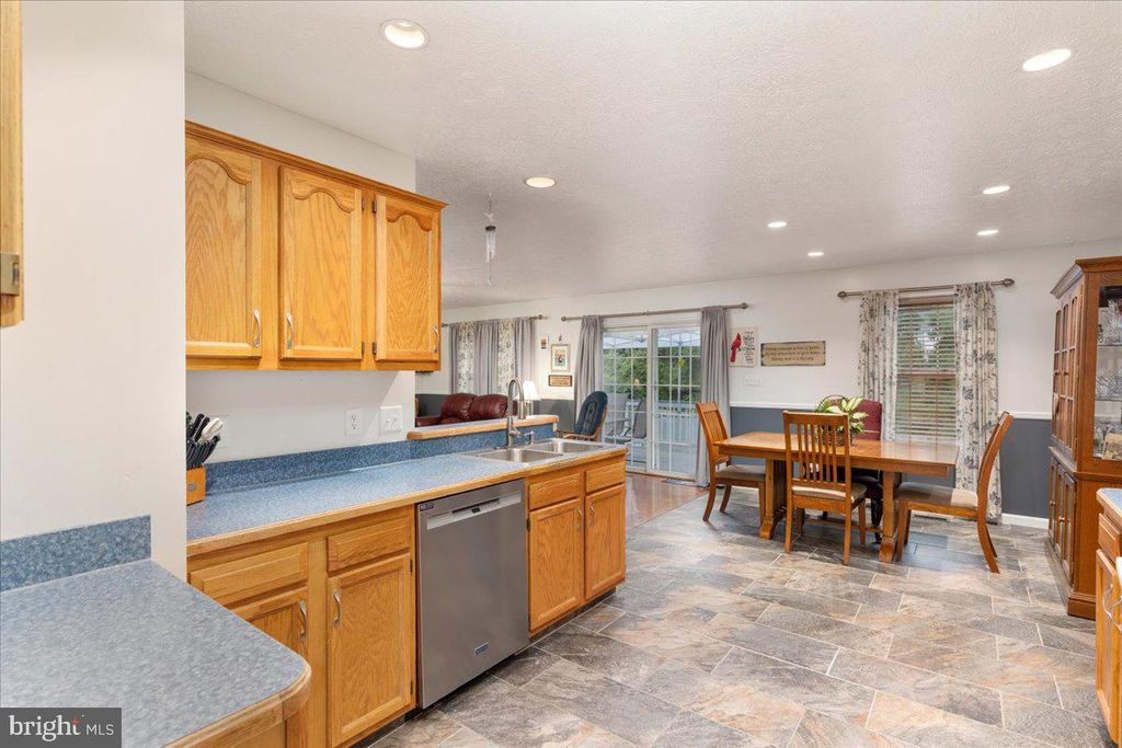 31 WESTMINSTER DR, Front Royal, VA 22630