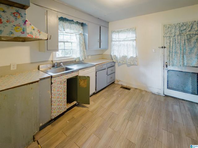 1027 41ST STREET, Birmingham, AL 35208