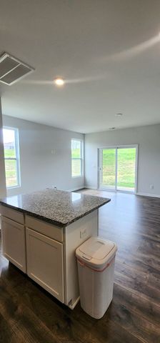 1054 Woodbridge Blvd, Lebanon, TN 37090