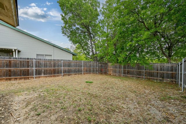 2008 Old West PL B, Round Rock, TX 78681