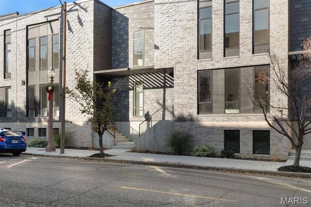215 N Sarah Street 8, St Louis, MO 63108