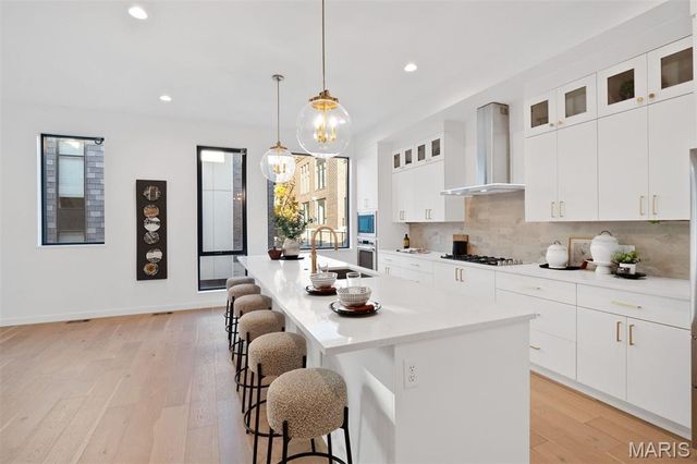 215 N Sarah Street 8, St Louis, MO 63108