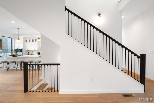 215 N Sarah Street 8, St Louis, MO 63108