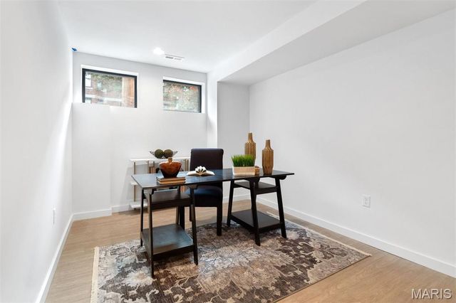 215 N Sarah Street 8, St Louis, MO 63108