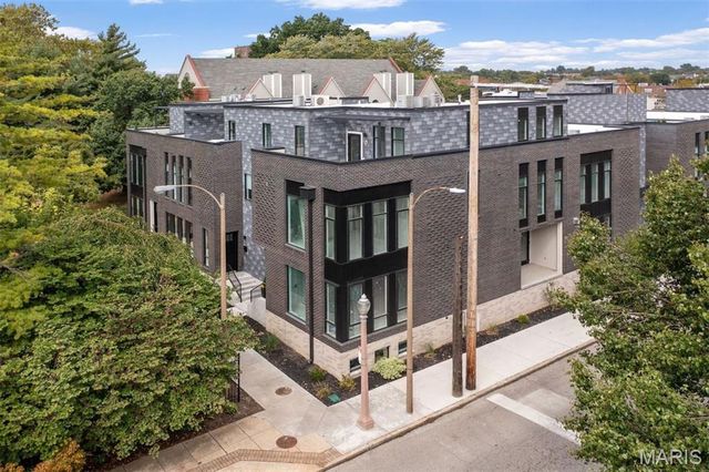215 N Sarah Street 8, St Louis, MO 63108