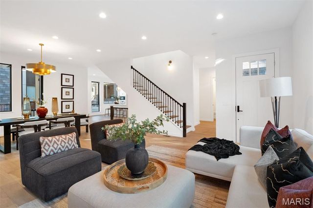 215 N Sarah Street 8, St Louis, MO 63108