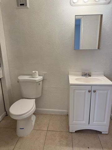 1 Crossings Circle W C, Boynton Beach, FL 33435