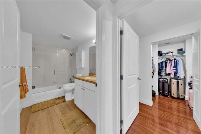 1250 S Miami Avenue 2106, Miami, FL 33130