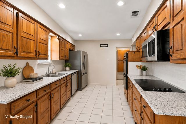 1903 Big Sky Drive, Lewisville, TX 75077