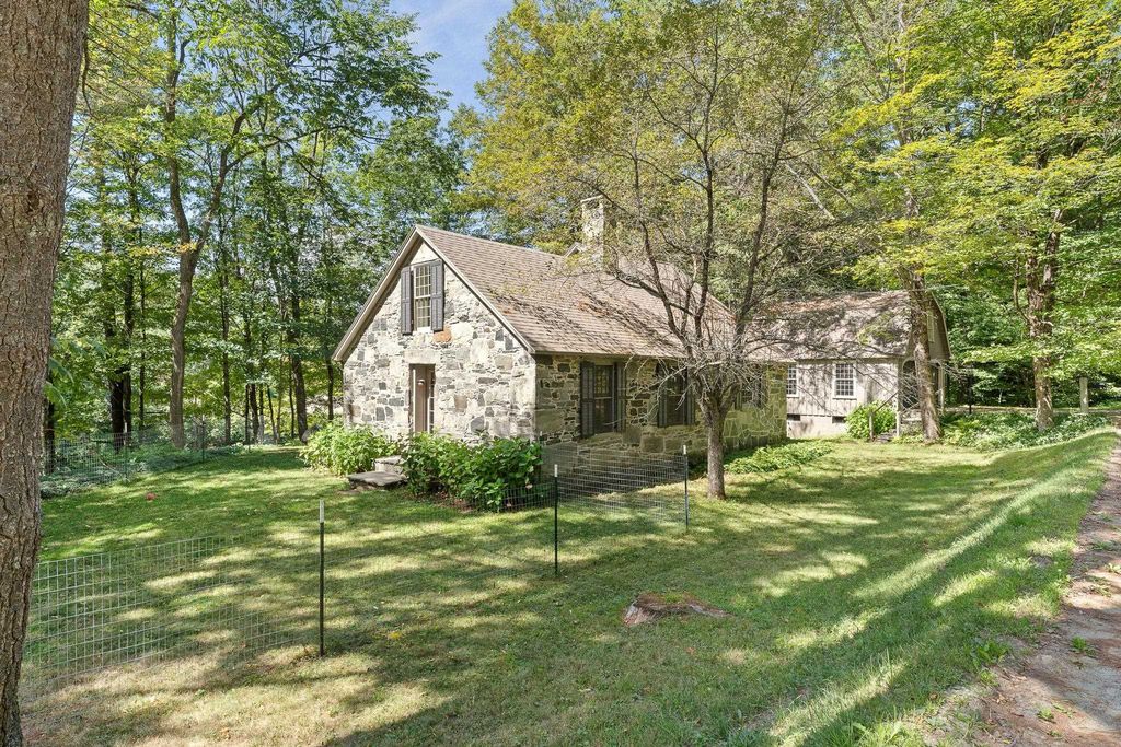 1937 Green Mountain Turnpike, Chester, VT 05143