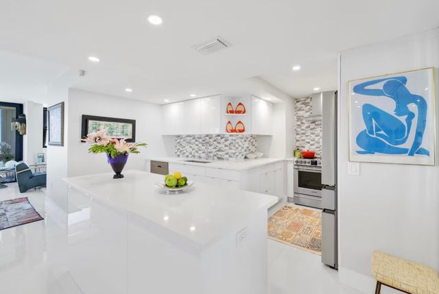 5600 N Flagler Drive 2509, West Palm Beach, FL 33407