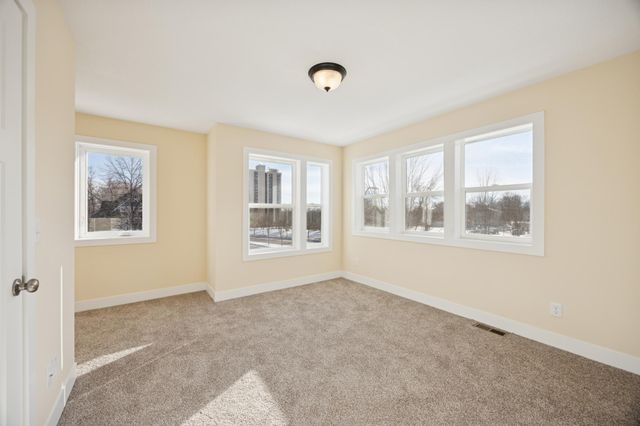 2125 James Avenue N, Minneapolis, MN 55411