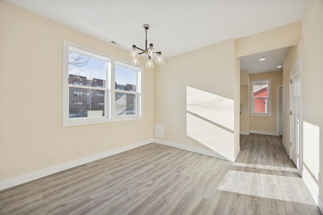 2125 James Avenue N, Minneapolis, MN 55411