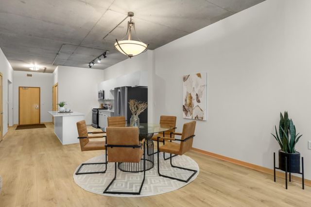 212 N 1st Street 202, Minneapolis, MN 55401