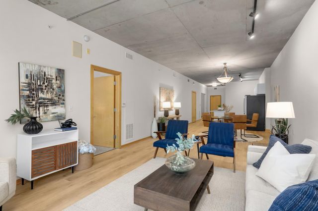 212 N 1st Street 202, Minneapolis, MN 55401
