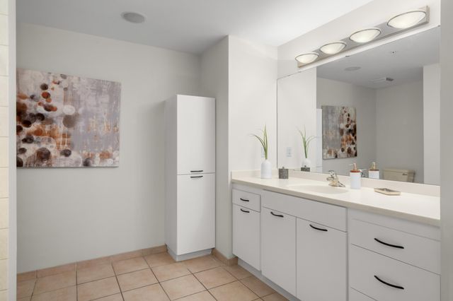 212 N 1st Street 202, Minneapolis, MN 55401