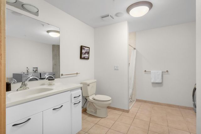 212 N 1st Street 202, Minneapolis, MN 55401