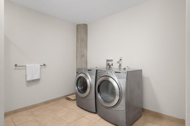 212 N 1st Street 202, Minneapolis, MN 55401