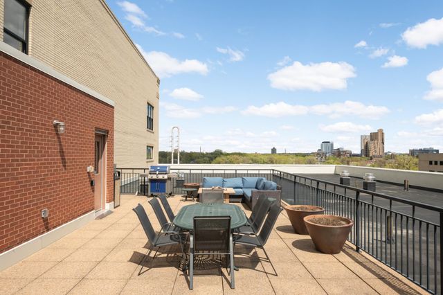 212 N 1st Street 202, Minneapolis, MN 55401