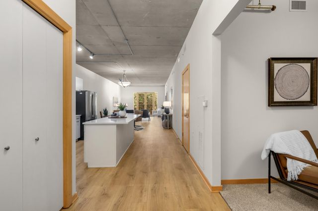 212 N 1st Street 202, Minneapolis, MN 55401