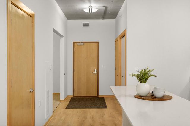 212 N 1st Street 202, Minneapolis, MN 55401