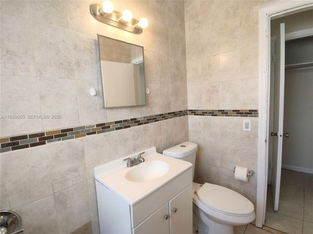 1565 SW 6th St, Miami, FL 33135