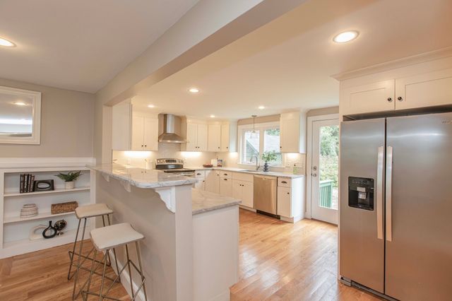 16 Norfolk Place, Sharon, MA 02067