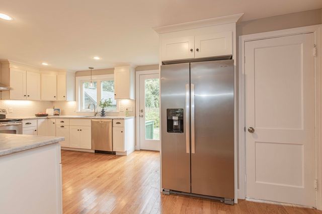 16 Norfolk Place, Sharon, MA 02067