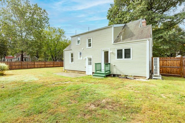 16 Norfolk Place, Sharon, MA 02067