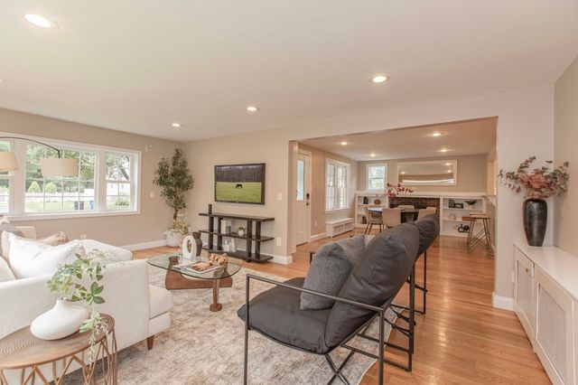 16 Norfolk Place, Sharon, MA 02067