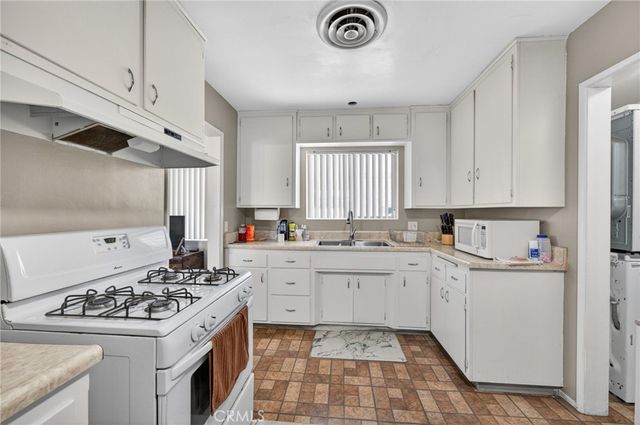 514 E Victory, Banning, CA 92220