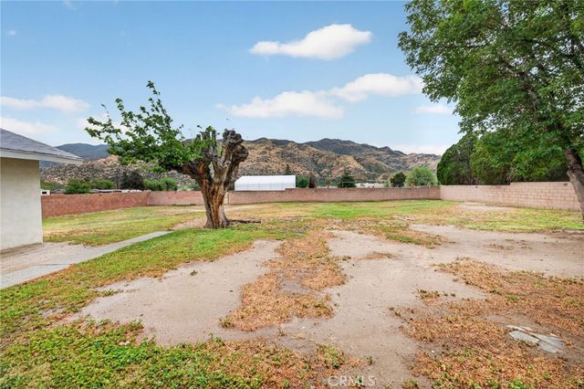 514 E Victory, Banning, CA 92220