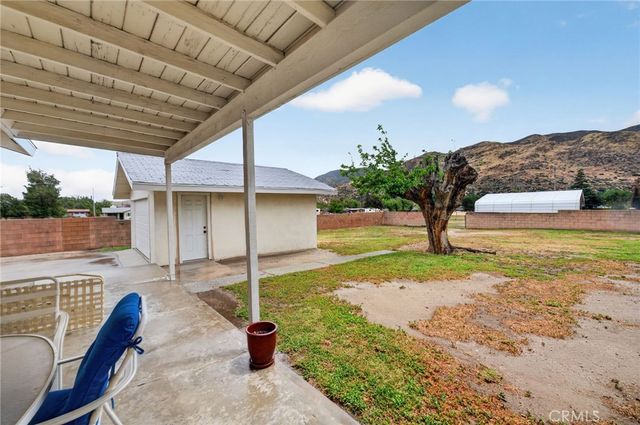 514 E Victory, Banning, CA 92220