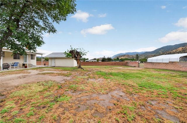 514 E Victory, Banning, CA 92220