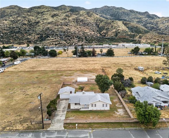 514 E Victory, Banning, CA 92220