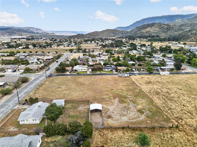 514 E Victory, Banning, CA 92220