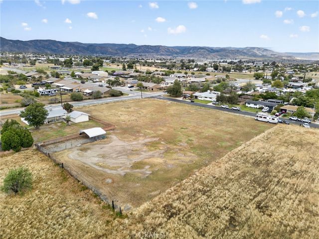 514 E Victory, Banning, CA 92220