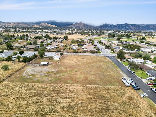 514 E Victory, Banning, CA 92220