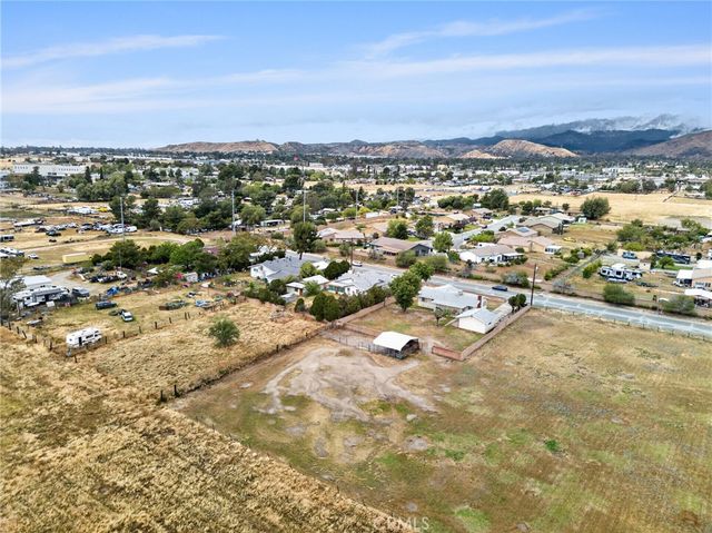 514 E Victory, Banning, CA 92220