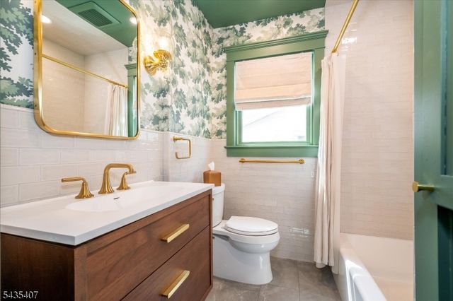 65 Ferndale Ave, Glen Rock Boro, NJ 07452