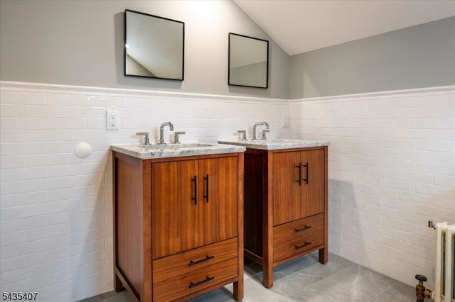 65 Ferndale Ave, Glen Rock Boro, NJ 07452