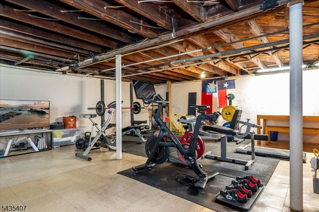 65 Ferndale Ave, Glen Rock Boro, NJ 07452