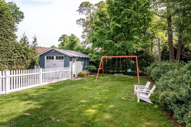 65 Ferndale Ave, Glen Rock Boro, NJ 07452