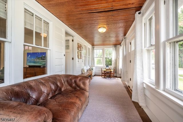 65 Ferndale Ave, Glen Rock Boro, NJ 07452