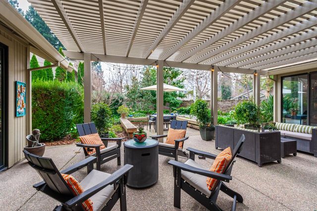 11770 Beaver Bar Ct, Gold River, CA 95670