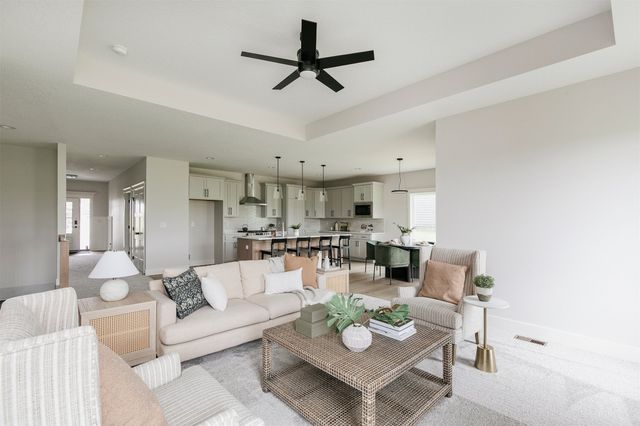 5624 163rd Street, Urbandale, IA 50323