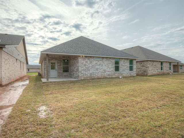 1817 Long Cove Avenue, Yukon, OK 73099